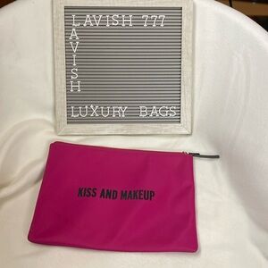 Kate spade kiss and make up bag Preloved very clean
